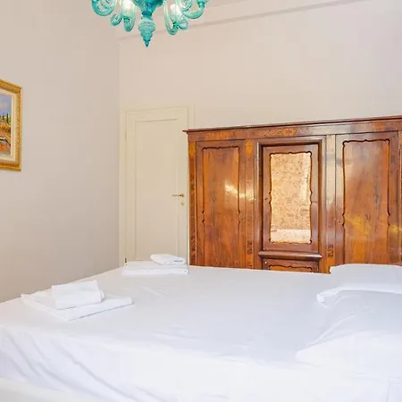 Benaco Domus Antiqua - Italian Homing Апартаменты Дезенцано-дель-Гарда